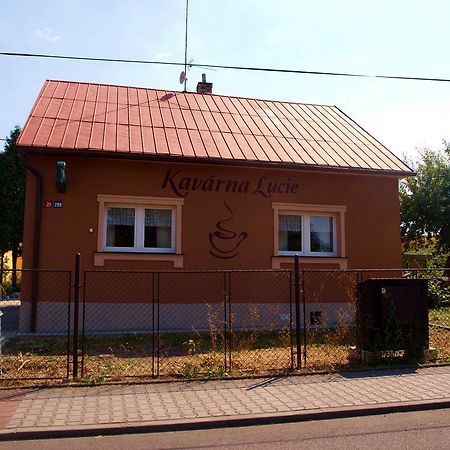 Kavarna Lucie S Ubytovanim Horni Terlicko Luaran gambar