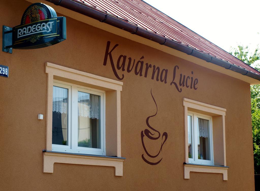 Kavarna Lucie S Ubytovanim Horni Terlicko Luaran gambar